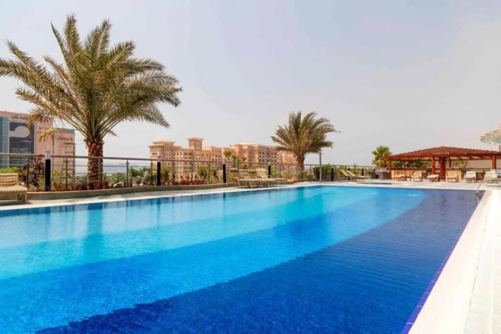 1 Bed Apartment With Sea View, Pool, Gym & Free Parking In Dubai Marina 외부 사진