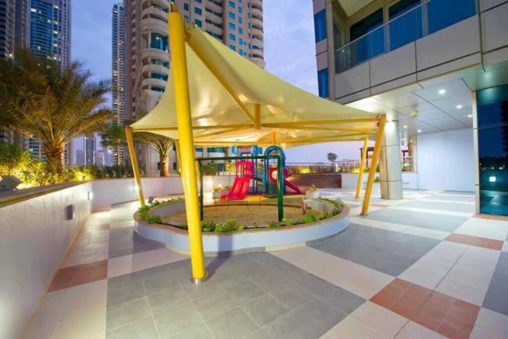 1 Bed Apartment With Sea View, Pool, Gym & Free Parking In Dubai Marina 외부 사진