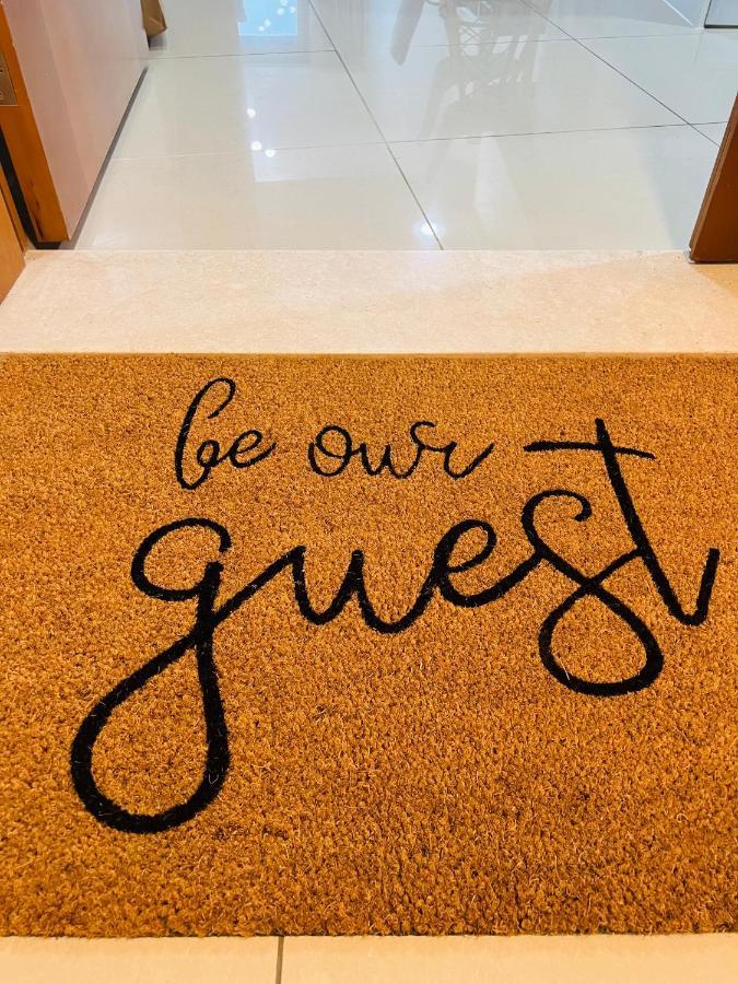 1 Bed Apartment With Sea View, Pool, Gym & Free Parking In Dubai Marina 외부 사진